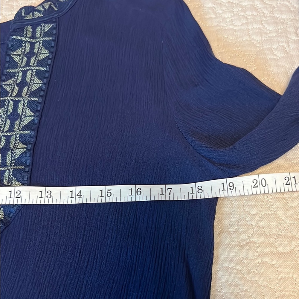 CM Callie Mac Women’s Size Small Blue Relaxed Embellished 3/4 Sleeve Blouse - Picture 7 of 9